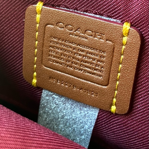 NWOT Coach Kitt Crossbody Center Stripe #41321 - Picture 2 of 9